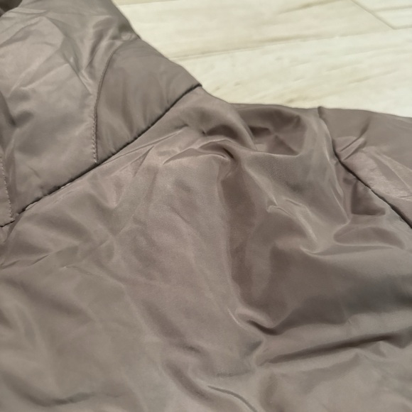 Uniqlo Women's Puffer Jacket - Taupe - Picture 5 of 8